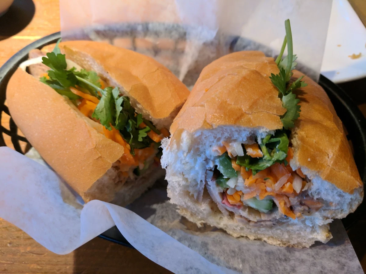 Special Vietnamese Sandwich - Banh MI DAC Biet越式麵包